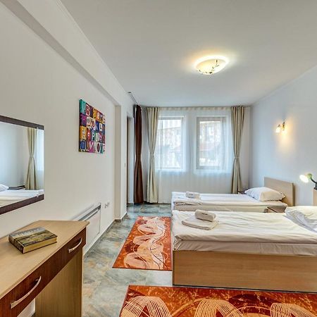 Bright And Spacious 2-Bdr Apartment With Balcony By Flat Mаnager Pamporovo Exterior photo